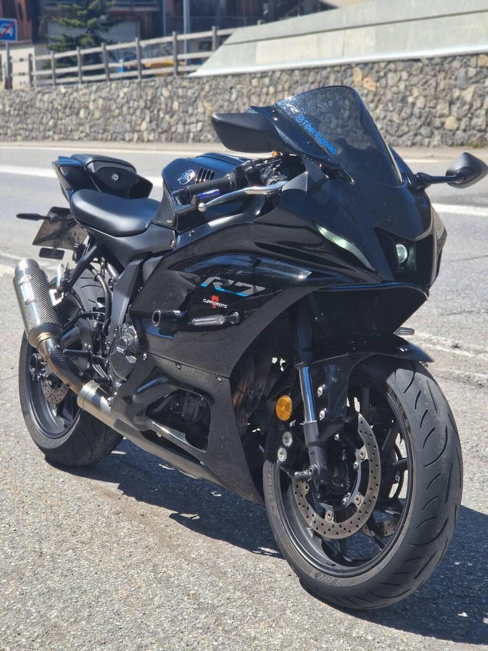 Yamaha YZF R7 (2021 - 25)