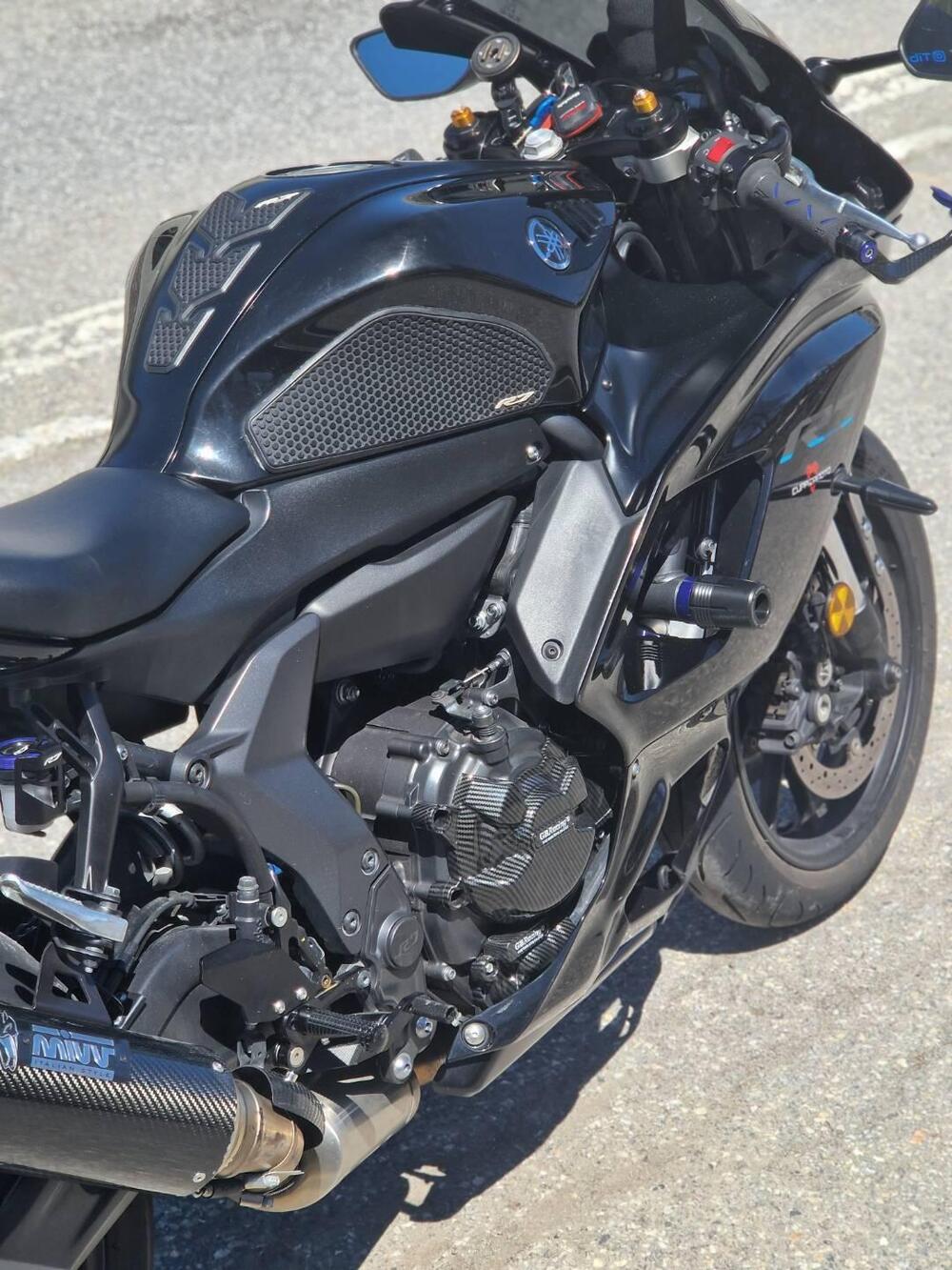 Yamaha YZF R7 (2021 - 25) (2)