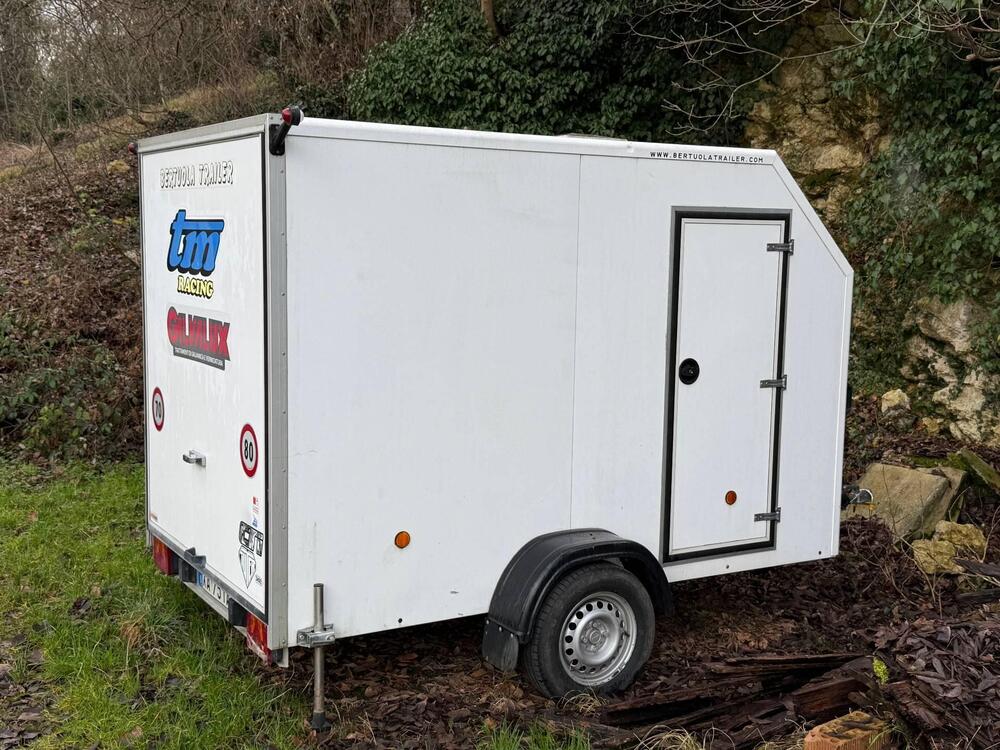 Carrello chiuso per trasporto moto Bertuola Bertuola carrelli (6)