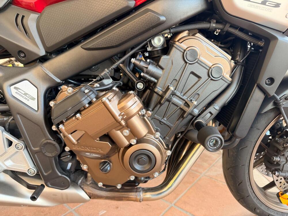 Honda CB 650 R E-Clutch (2024 - 26) (3)