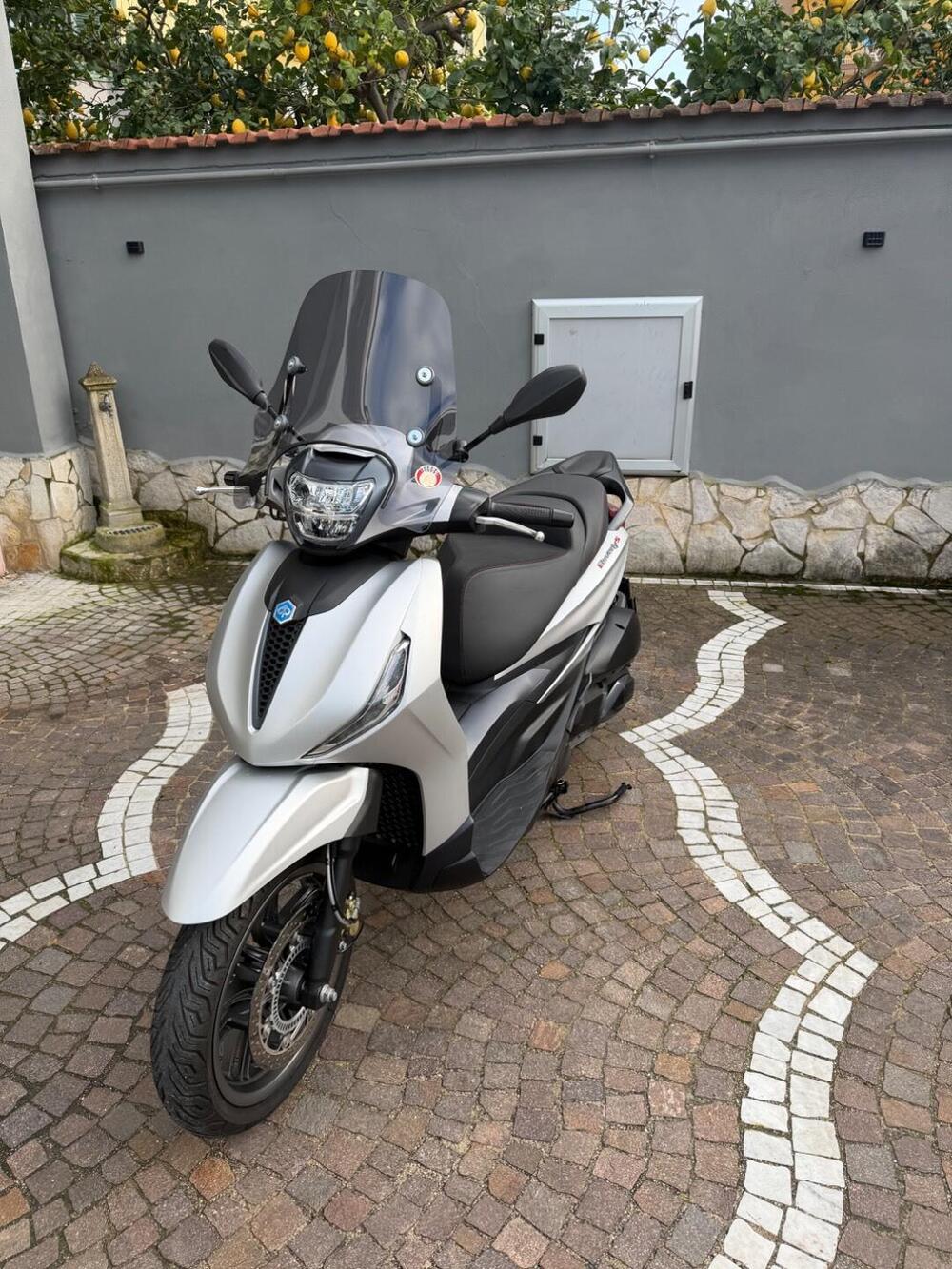 Piaggio Beverly 300 ABS-ASR (2021 - 25)