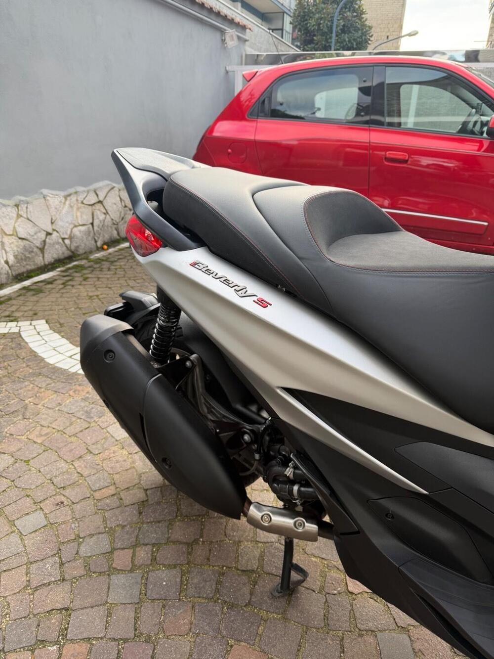 Piaggio Beverly 300 ABS-ASR (2021 - 25) (5)