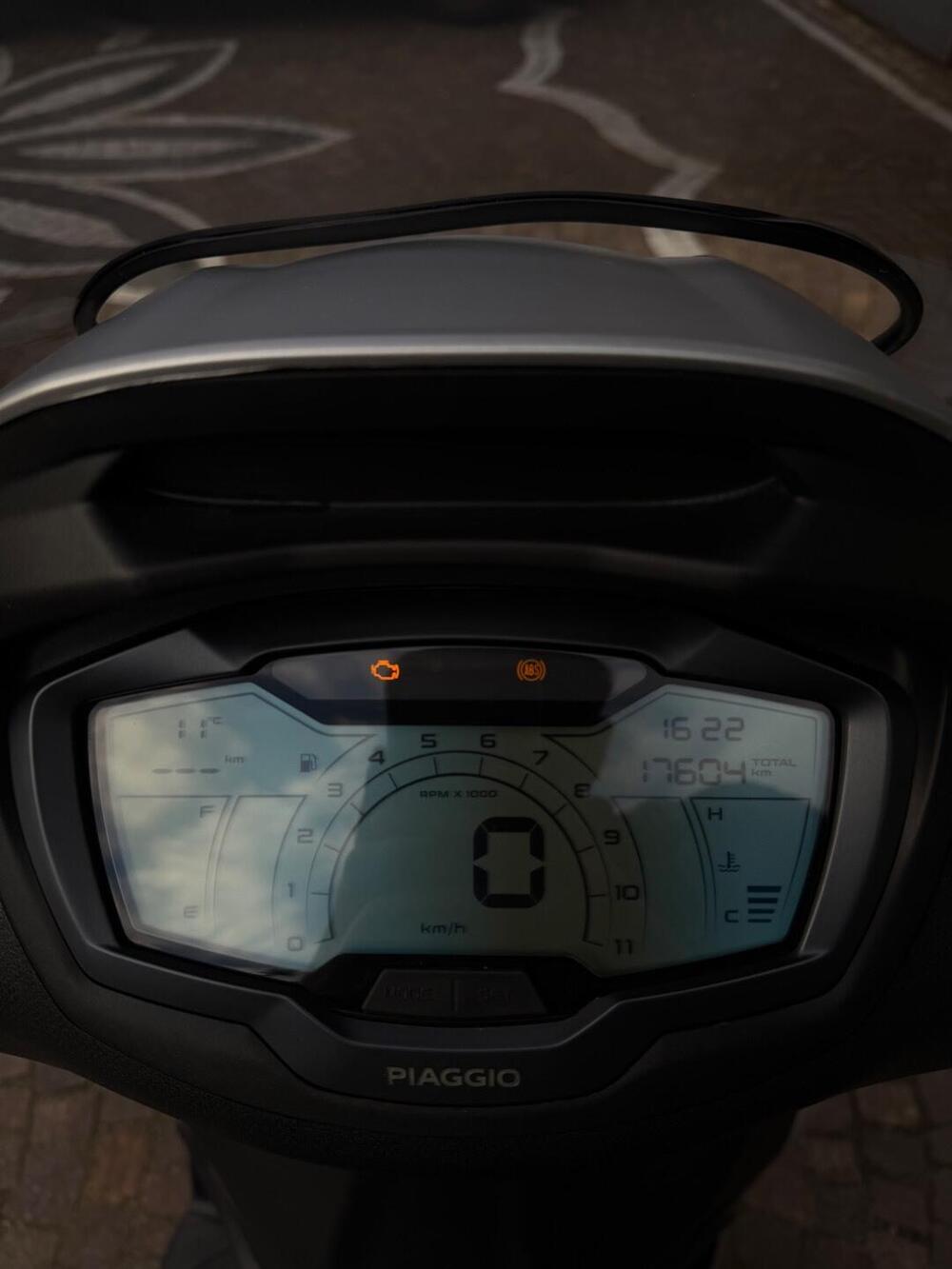 Piaggio Beverly 300 ABS-ASR (2021 - 25) (7)