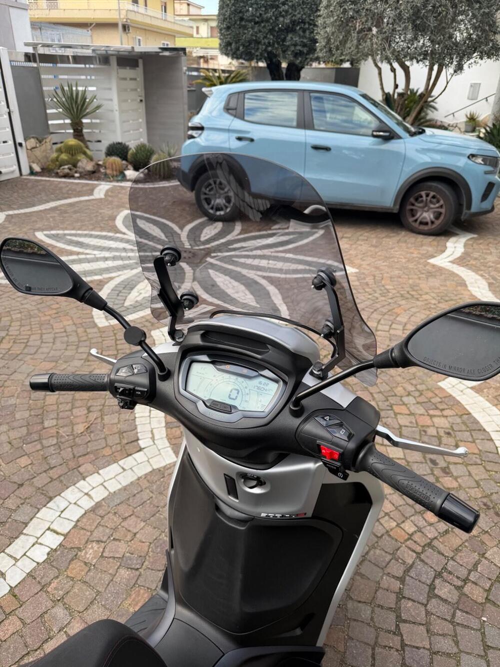 Piaggio Beverly 300 ABS-ASR (2021 - 25) (8)