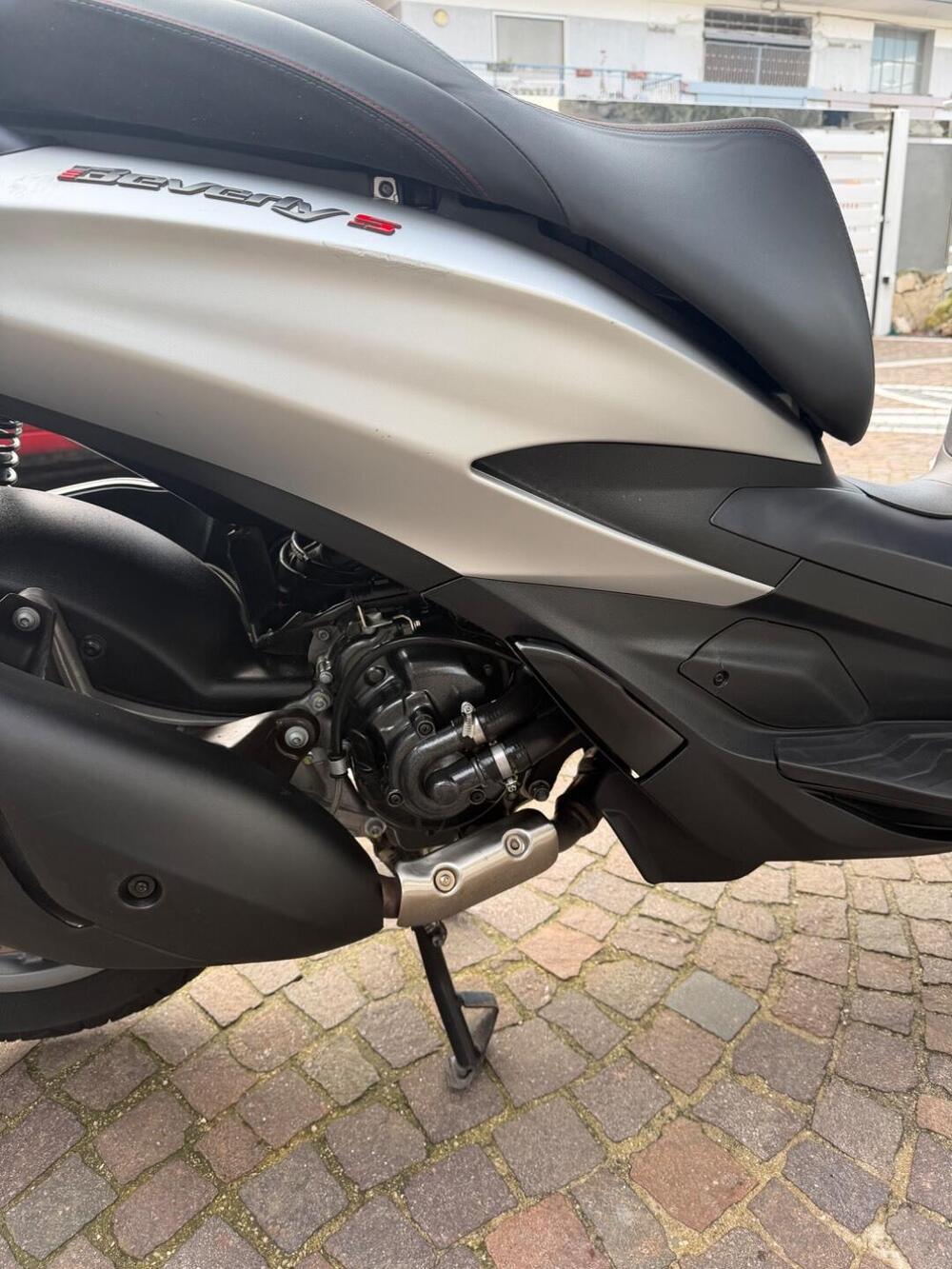 Piaggio Beverly 300 ABS-ASR (2021 - 25) (14)