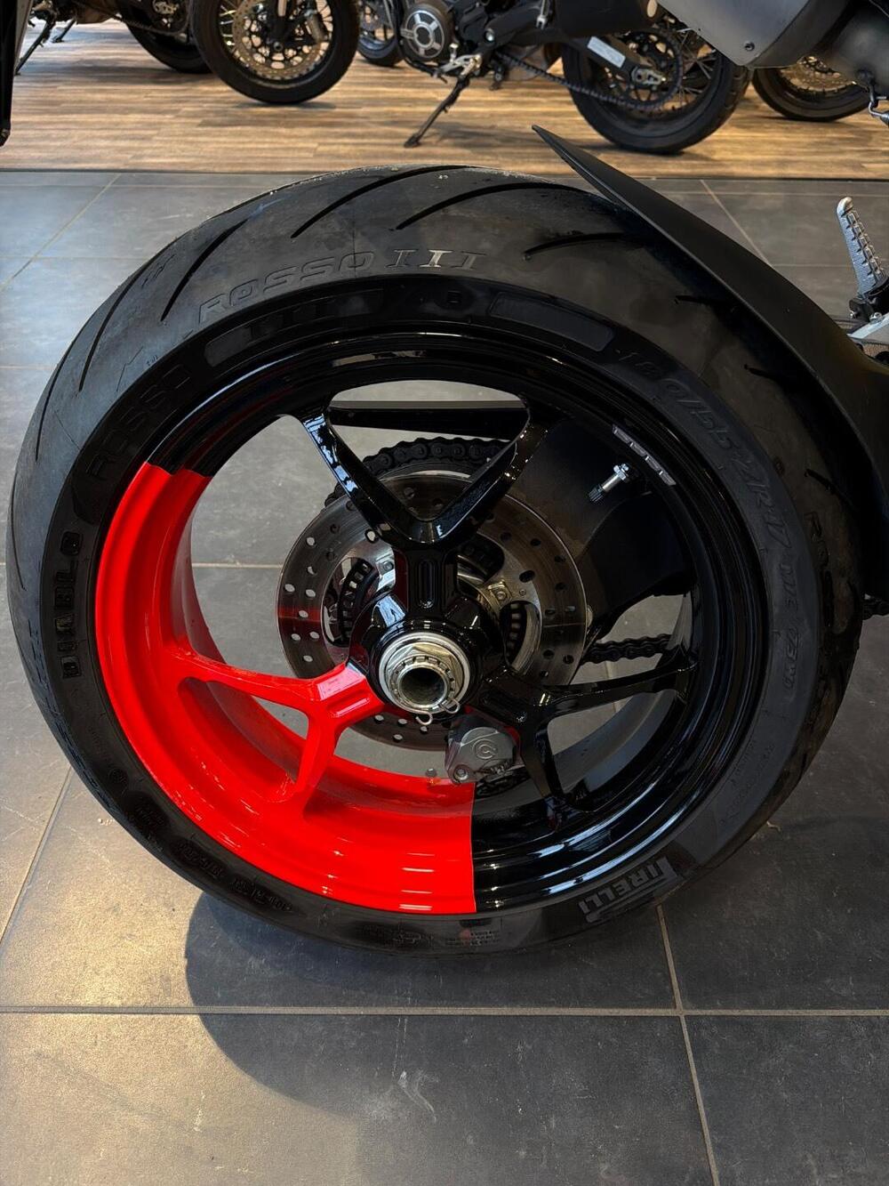 Ducati Hypermotard 950 RVE (2022 - 25) (10)