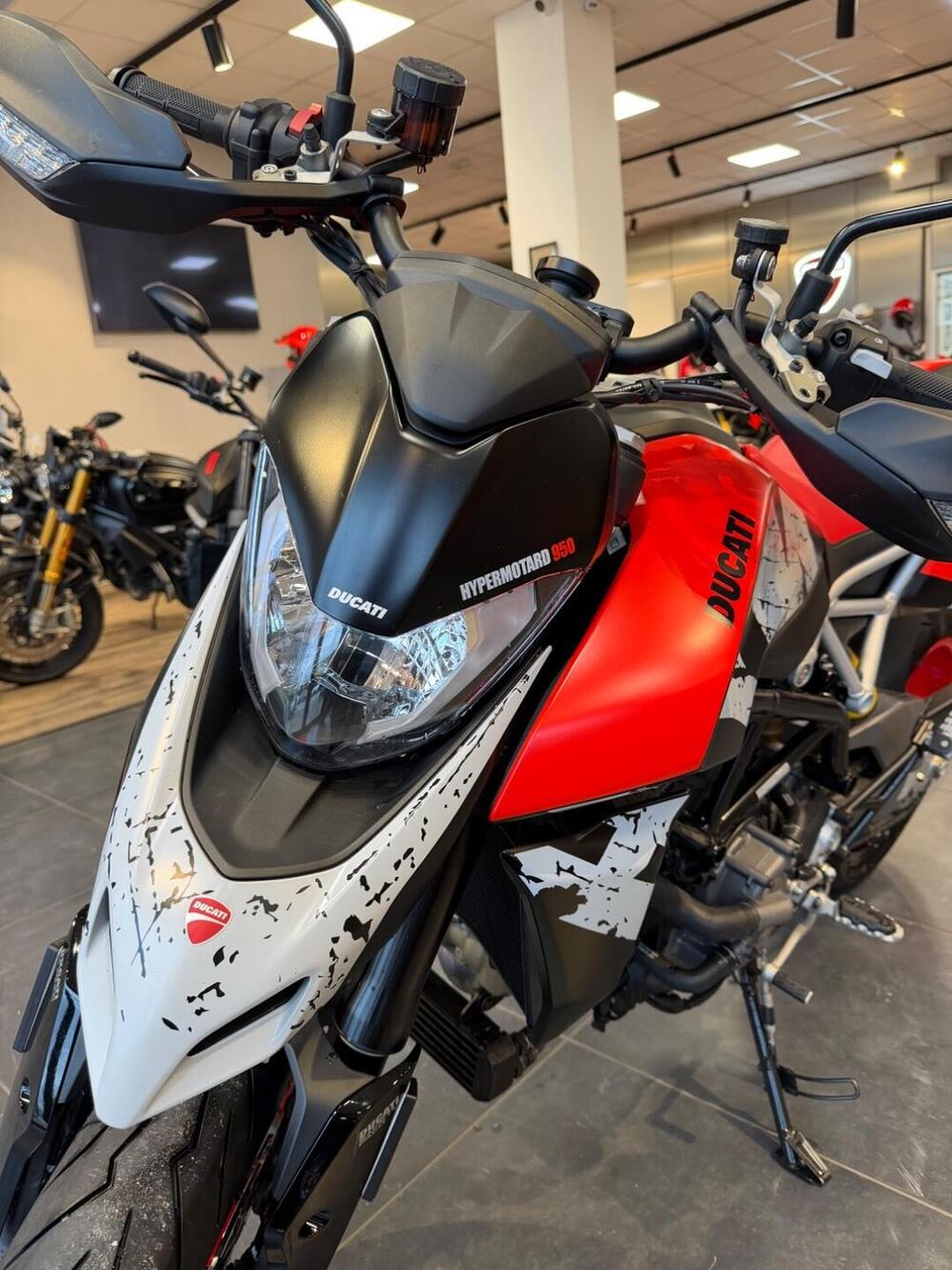 Ducati Hypermotard 950 RVE (2022 - 25) (17)
