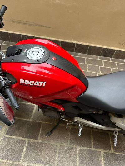 Ducati Monster 696 (2008 - 13) usata