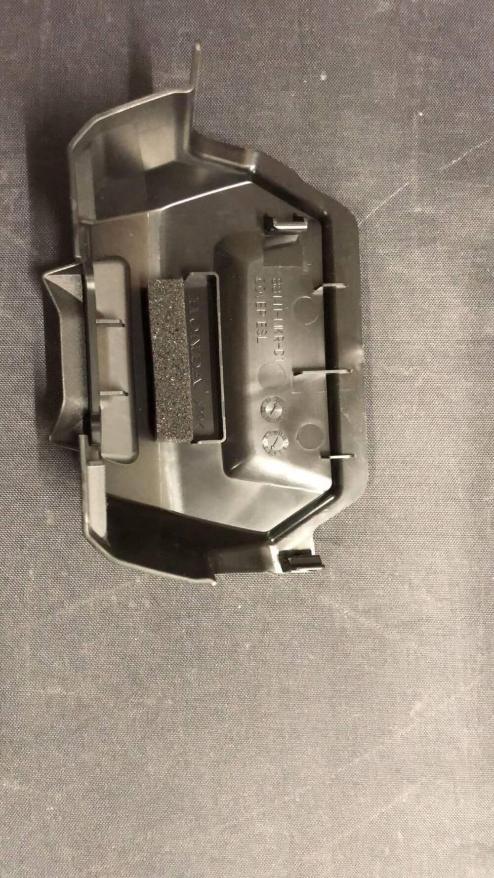 COPERCHIO ANTERIORE SERBATOIO PER HONDA CBR 1000 R (2)