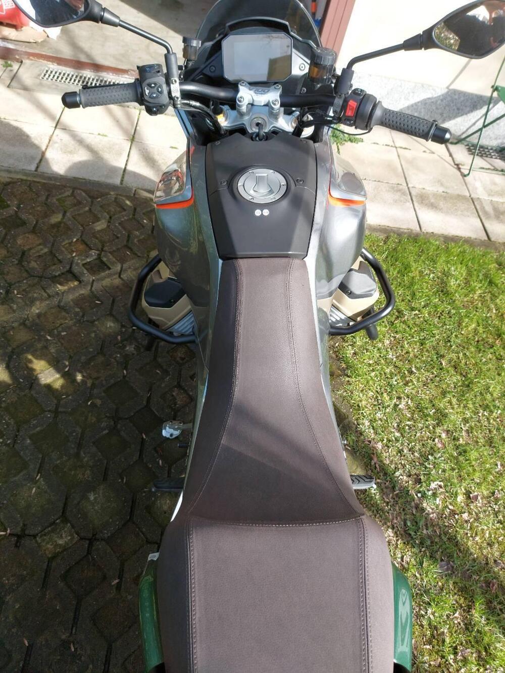Moto Guzzi V100 Mandello S (2022 - 24) (3)