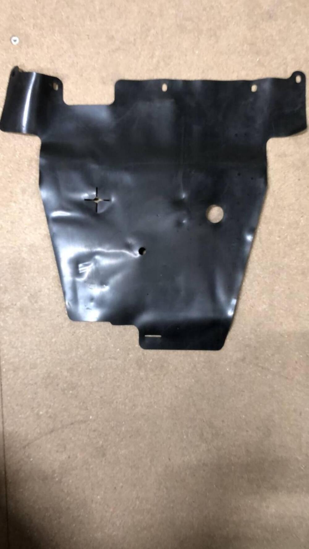 PROTEZIONE CALORE SERBATOIO PER HONDA CBR 1000 RR- (2)