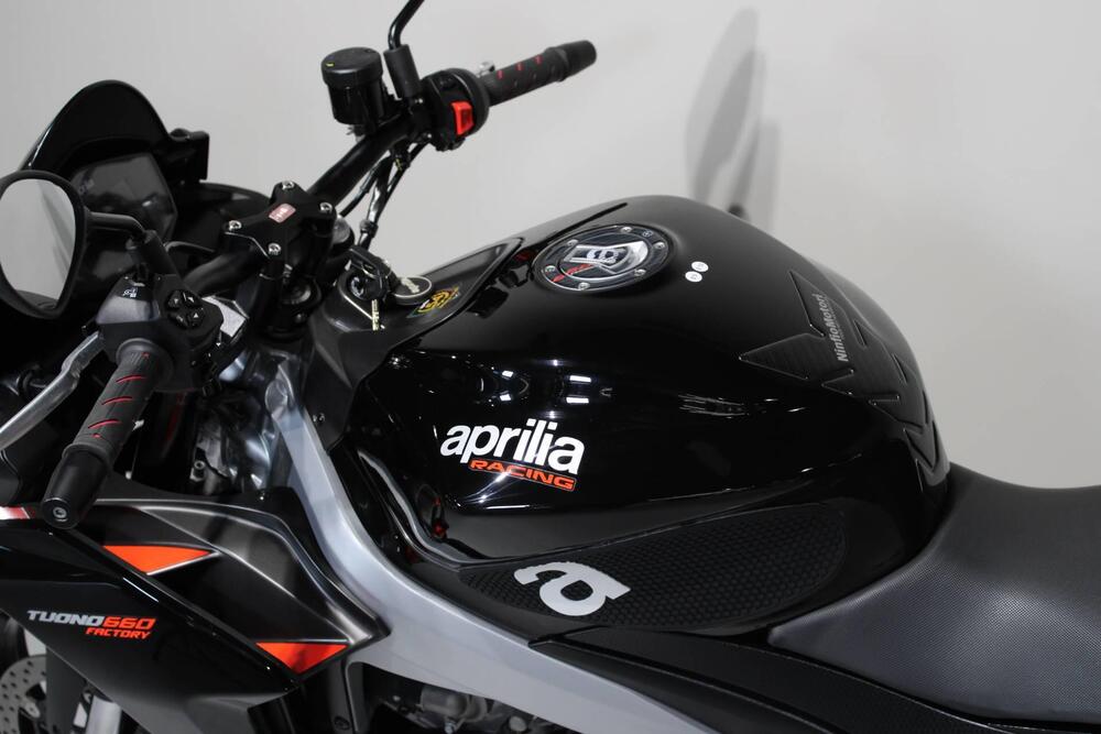 Aprilia Tuono 660 Factory (2022 - 24) (5)
