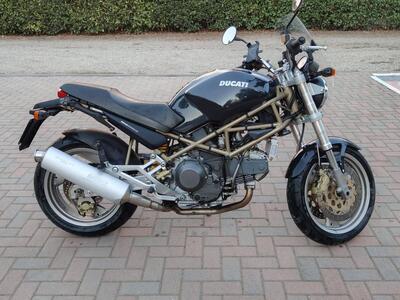 Ducati Monster 900 City Dark (1999 - 02) usata