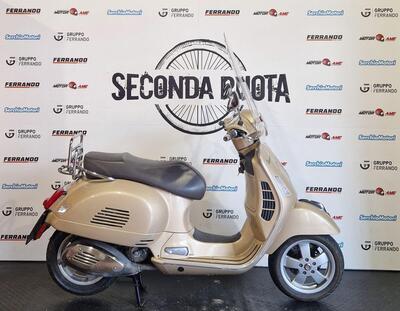 Vespa GTS 300 (2017 - 18) usata