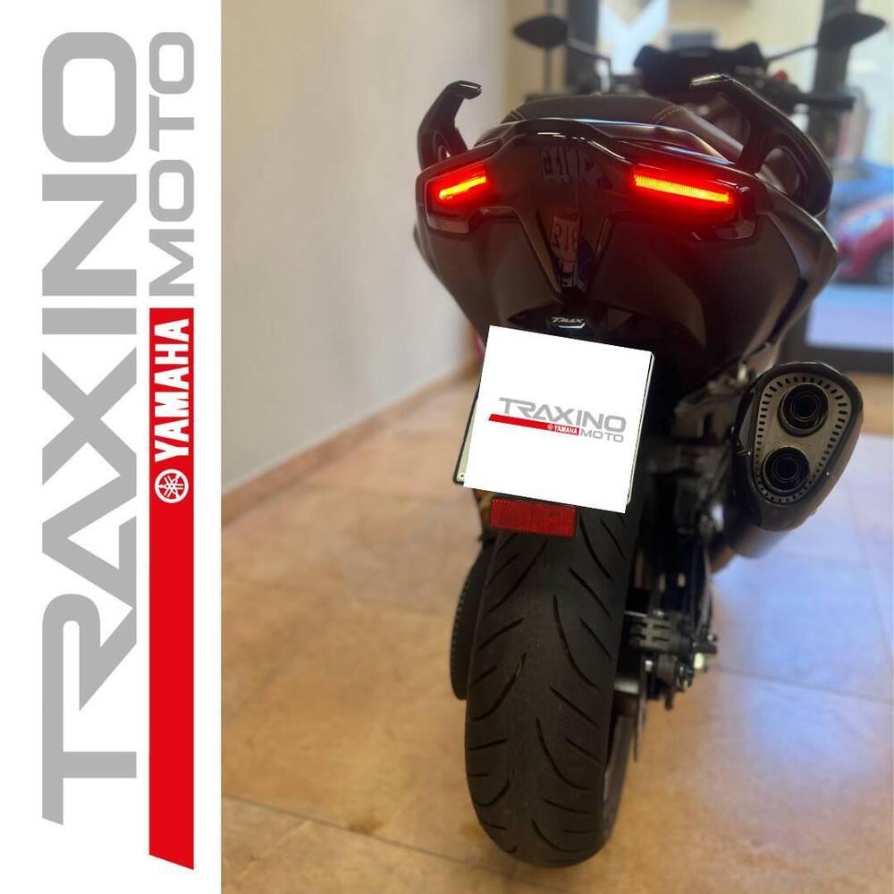 Yamaha T-Max 560 (2022 - 24) (9)