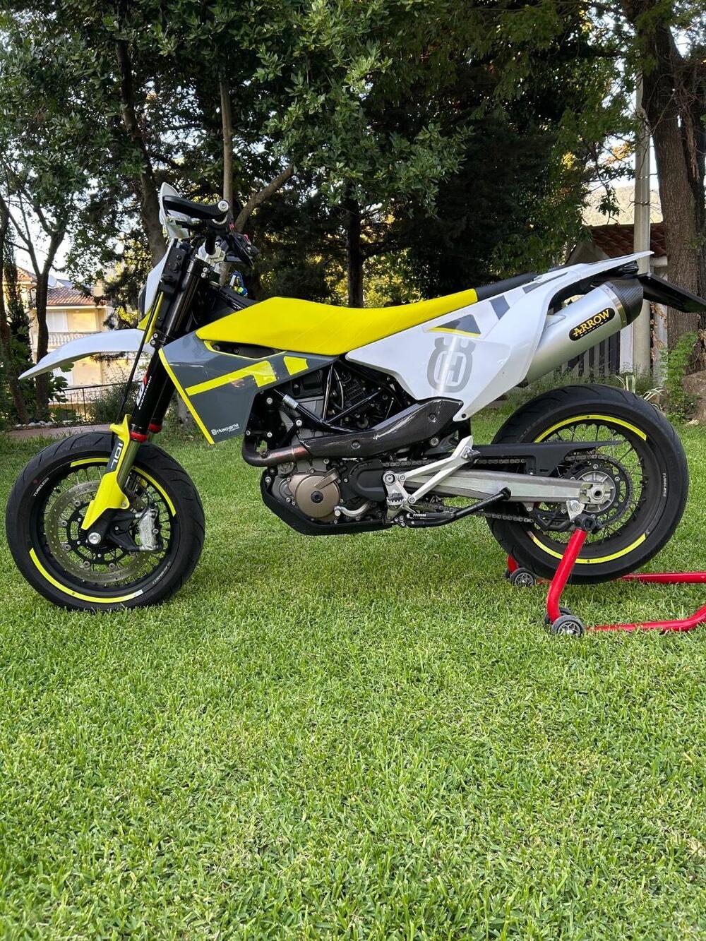 Husqvarna 701 Supermoto (2023 - 25) (2)