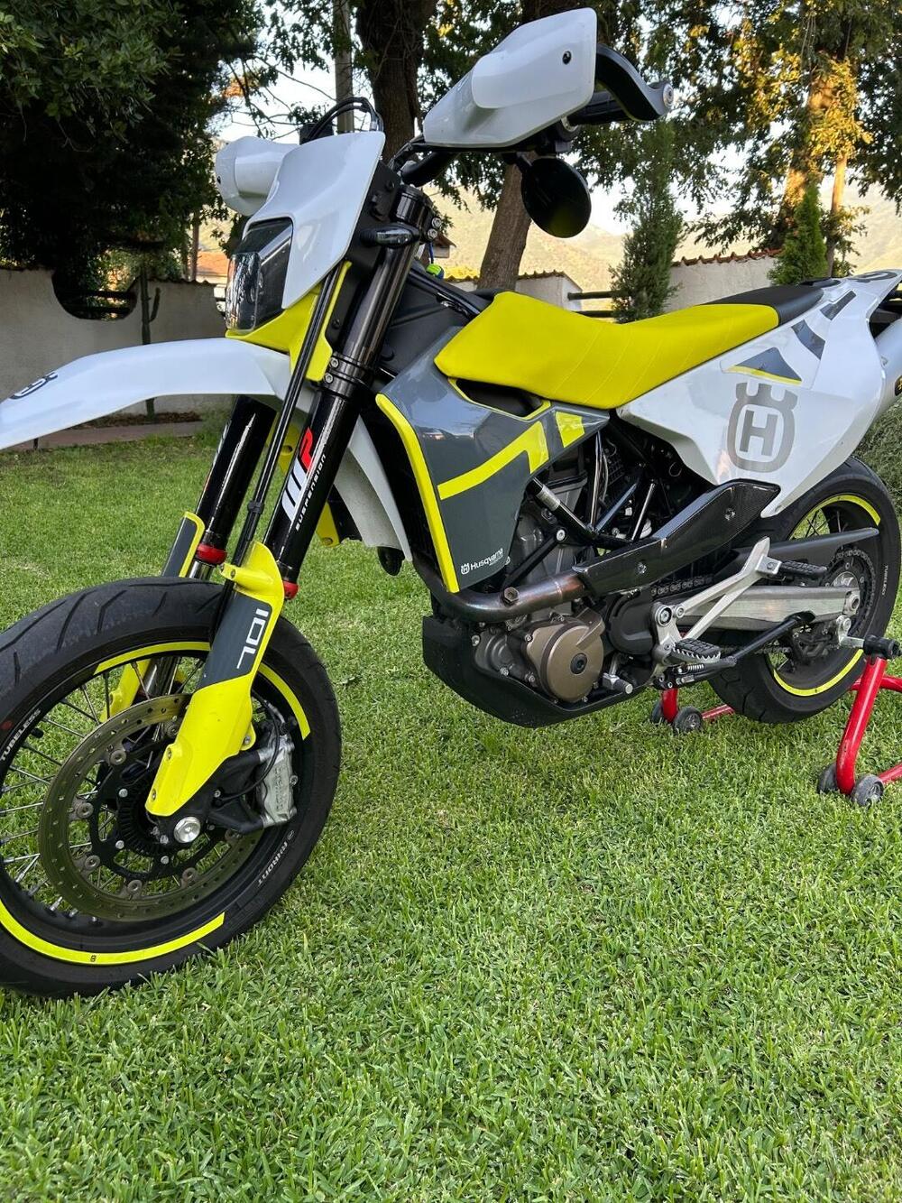 Husqvarna 701 Supermoto (2023 - 25) (4)