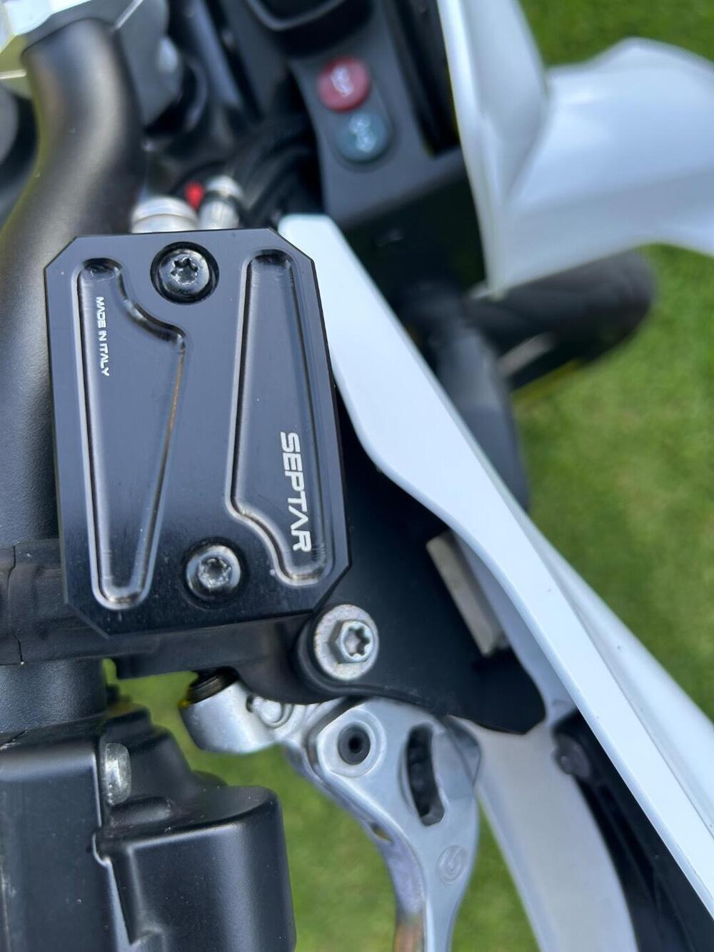 Husqvarna 701 Supermoto (2023 - 25) (6)