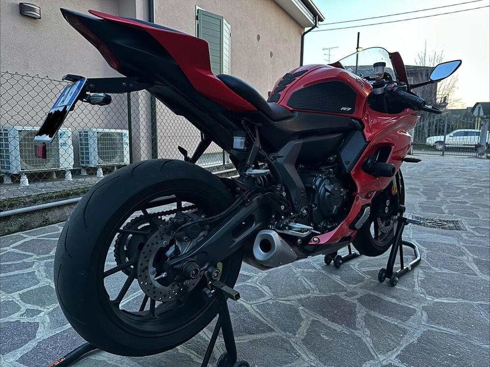 Yamaha YZF R7 (2021 - 25) (4)