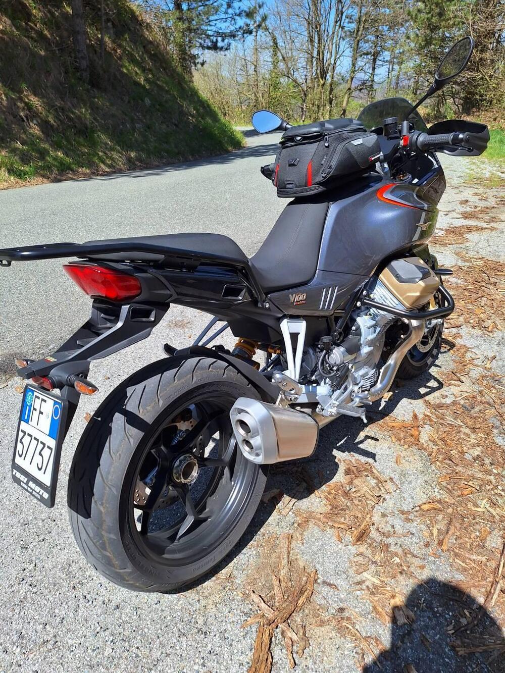 Moto Guzzi V100 Mandello S (2022 - 24) (2)
