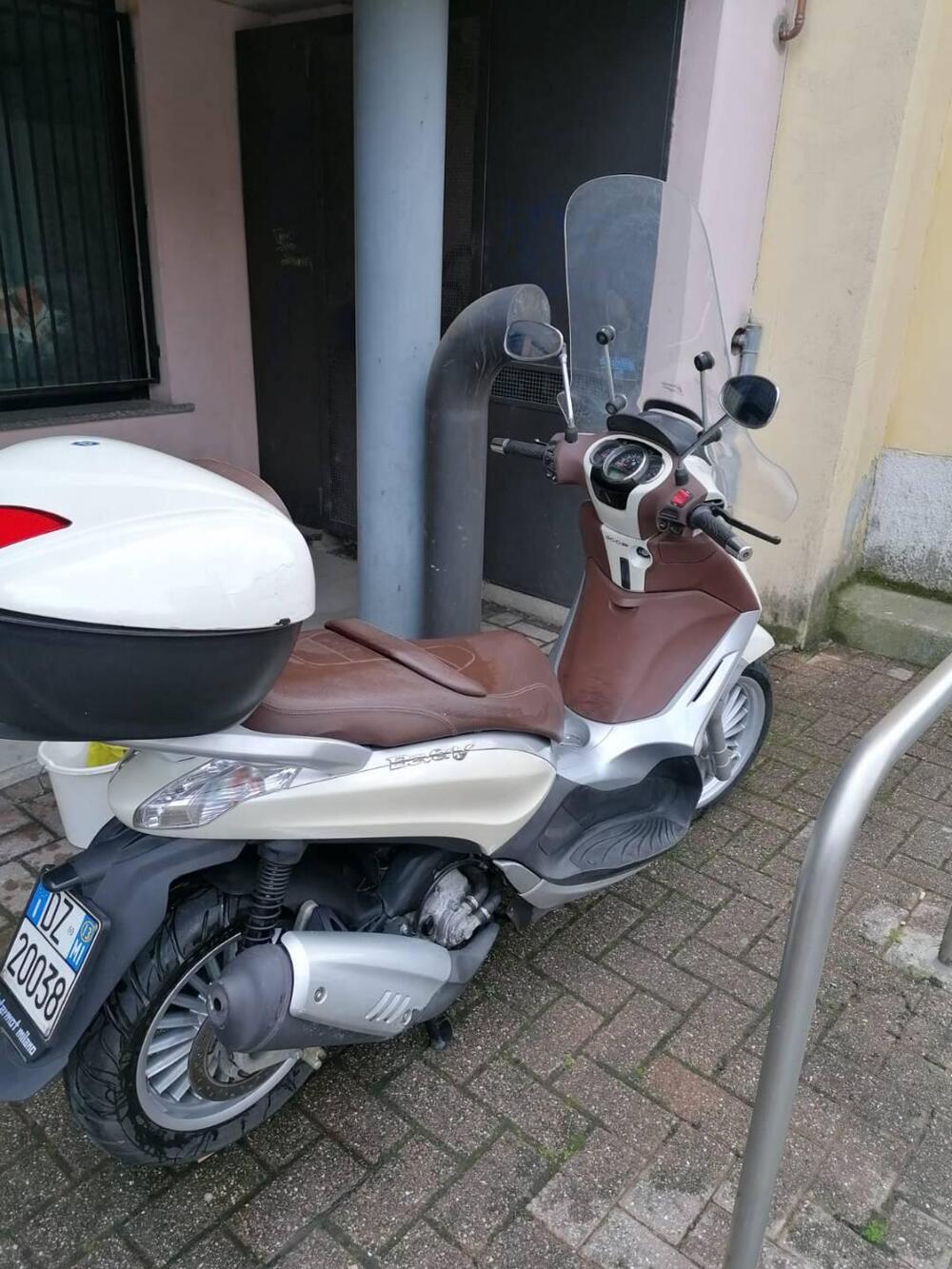 Piaggio Beverly 300 i.e. (2010 - 16)