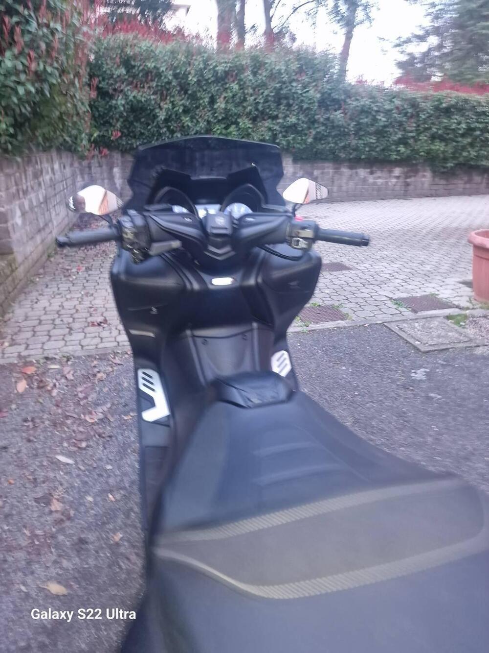 Yamaha T-Max 560 (2020 - 21) (3)