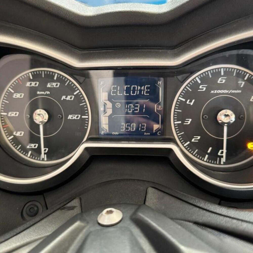 Yamaha X-Max 300 ABS (2017 - 20) (4)