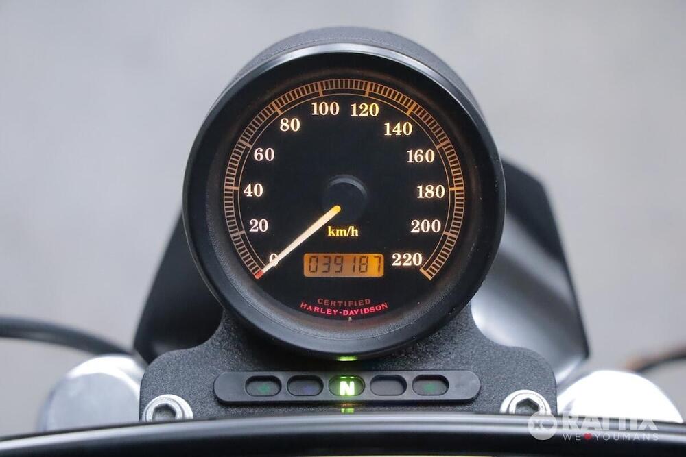 Harley-Davidson 883 Hugger (2001 - 02) - XLH (13)