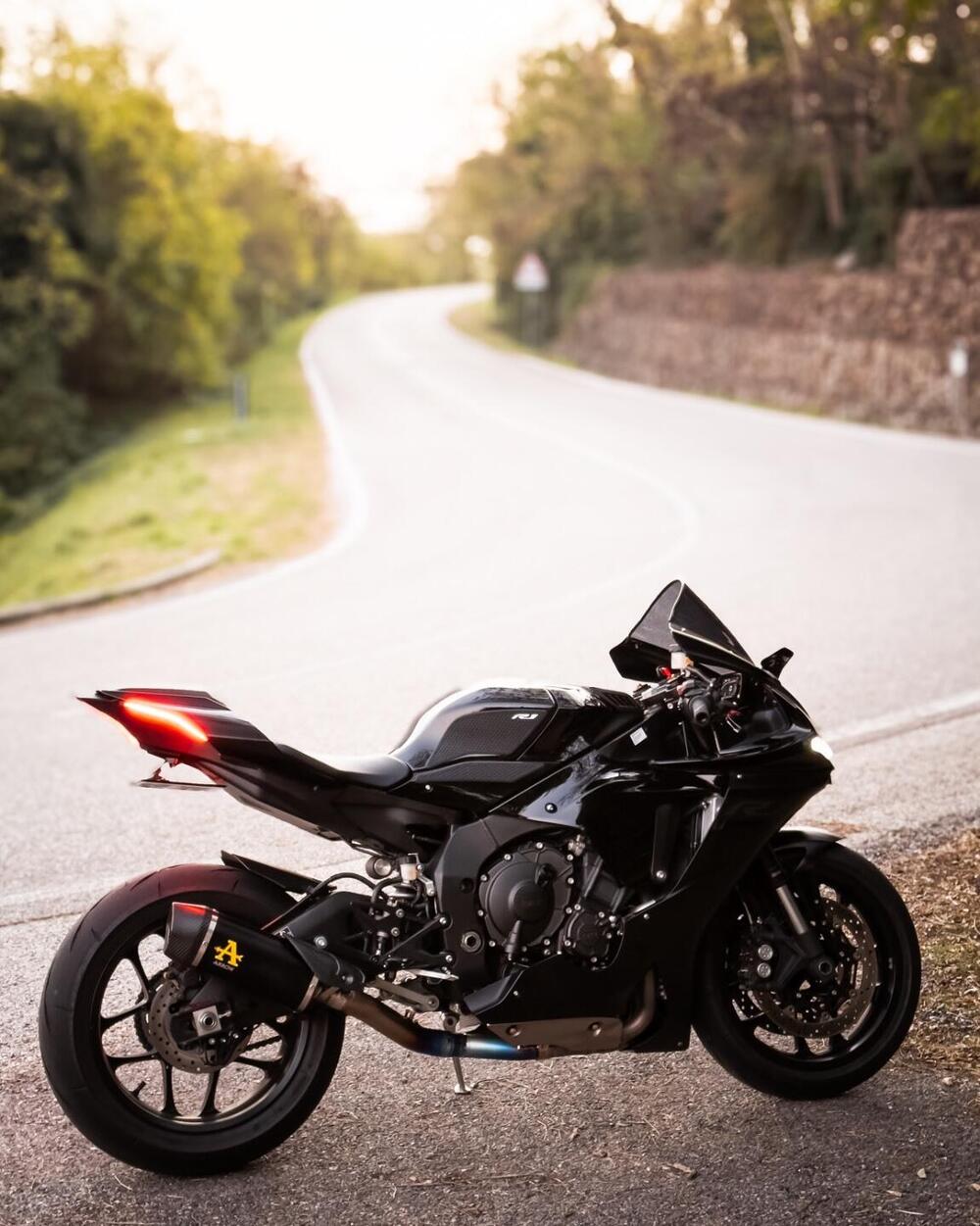 Yamaha YZF R1 (2020 - 25) (10)