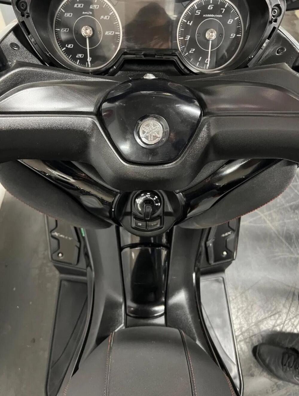 Yamaha X-Max 300 Tech Max (2021 - 24) (8)