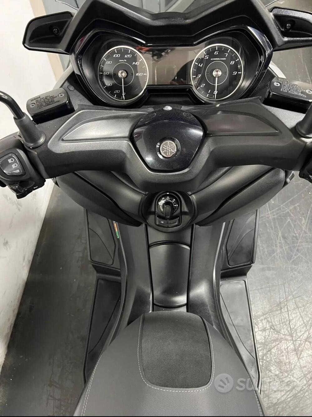 Yamaha X-Max 300 (2021 - 24) (8)