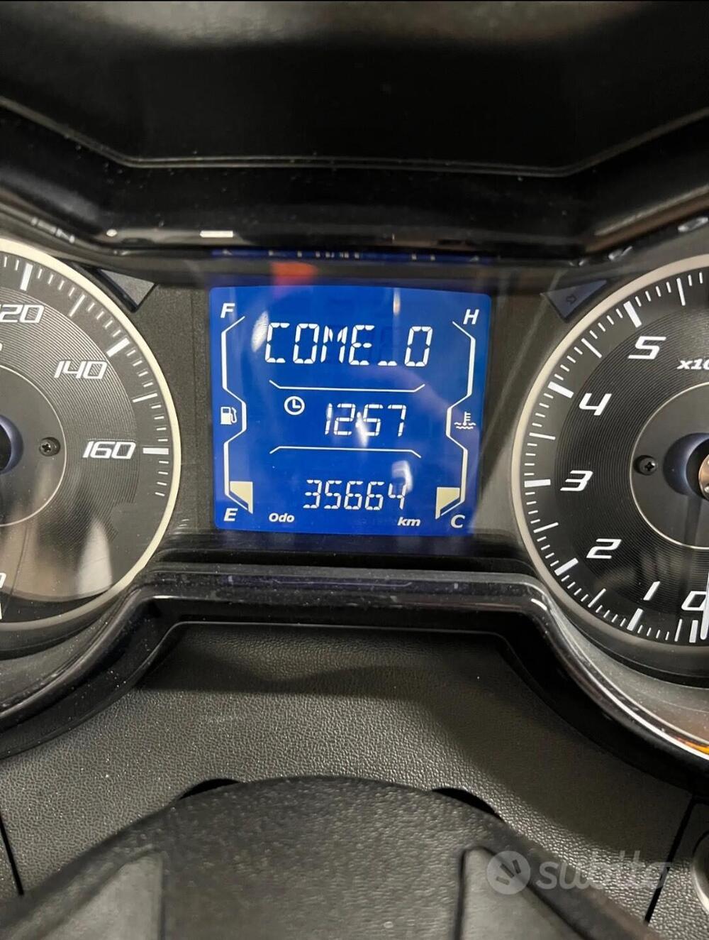 Yamaha X-Max 300 (2021 - 24) (9)