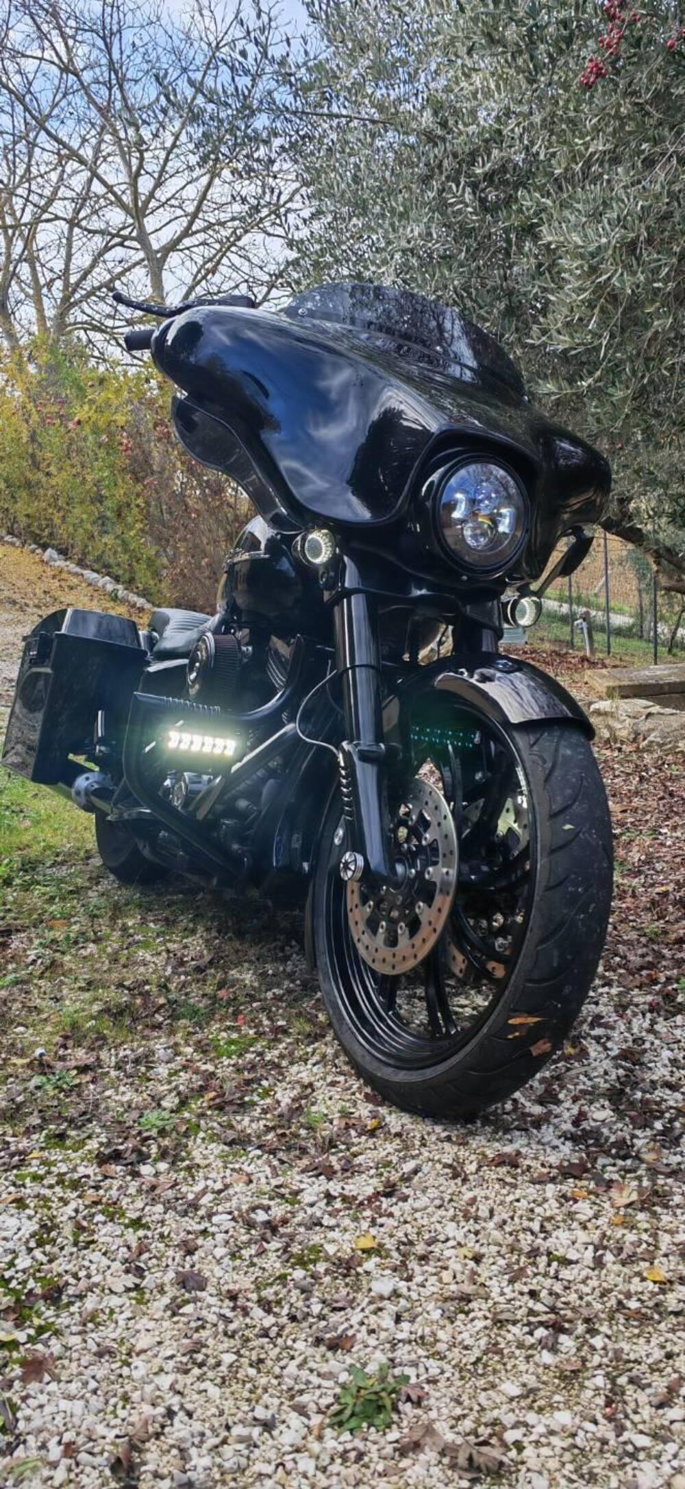 Harley-Davidson 1584 Street Glide (2008 - 10) - FLHX (2)