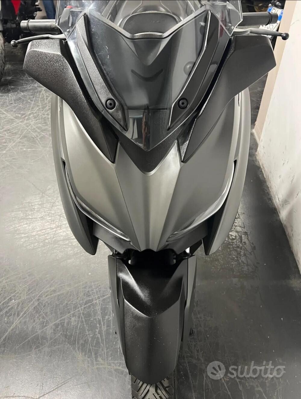Yamaha X-Max 300 Tech Max (2020) (3)