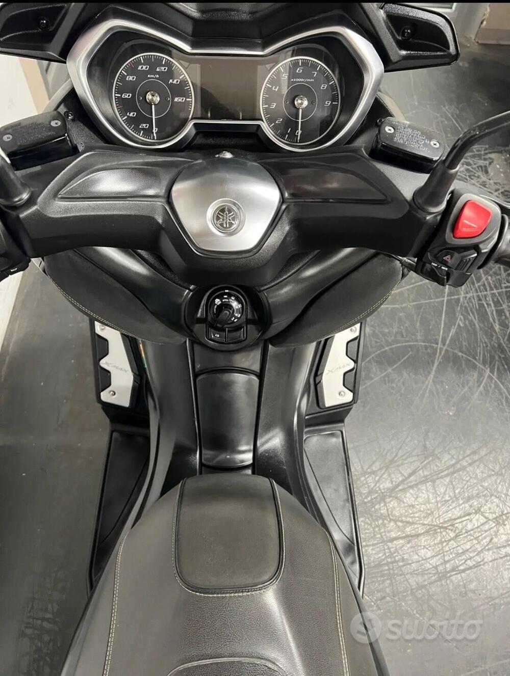 Yamaha X-Max 300 Tech Max (2020) (8)