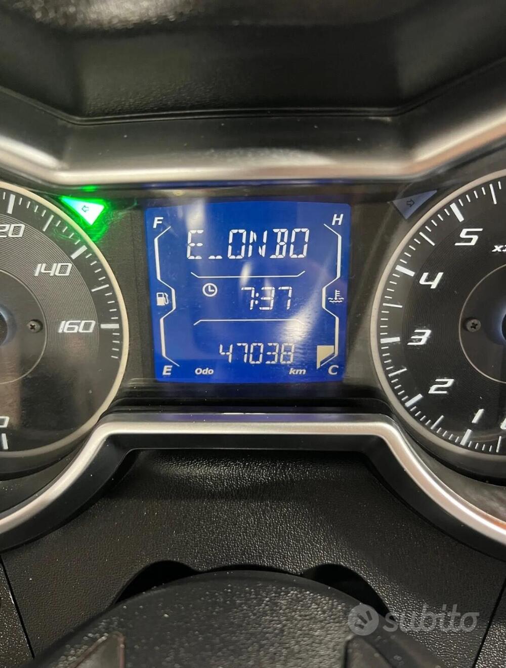 Yamaha X-Max 300 Tech Max (2020) (9)