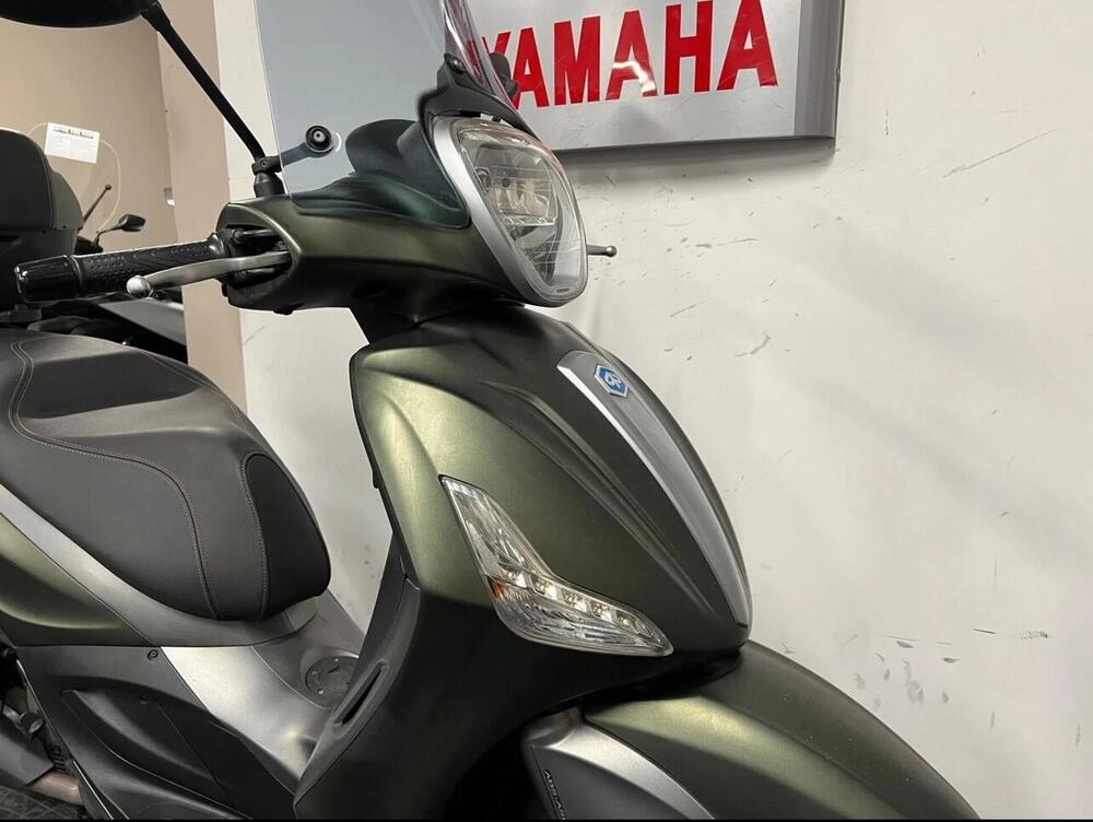 Piaggio Beverly 350 SportTouring ie ABS (2011 - 17) (2)