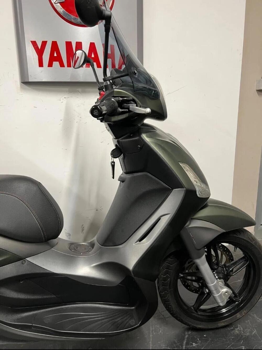 Piaggio Beverly 350 SportTouring ie ABS (2011 - 17) (6)