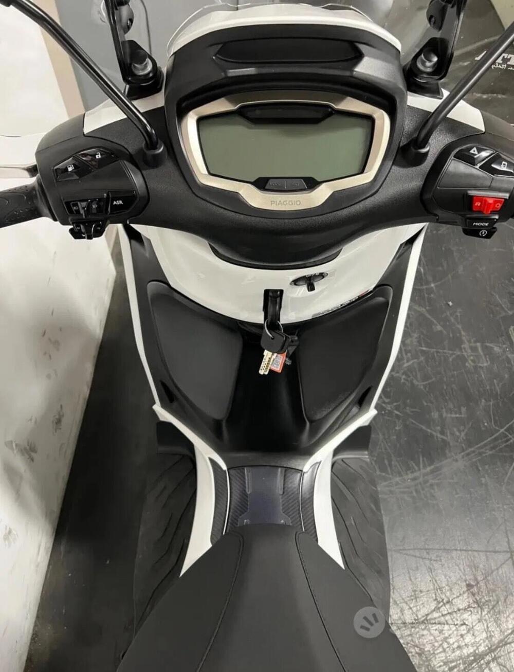 Piaggio Beverly 300 S ABS-ASR (2021 - 25) (9)