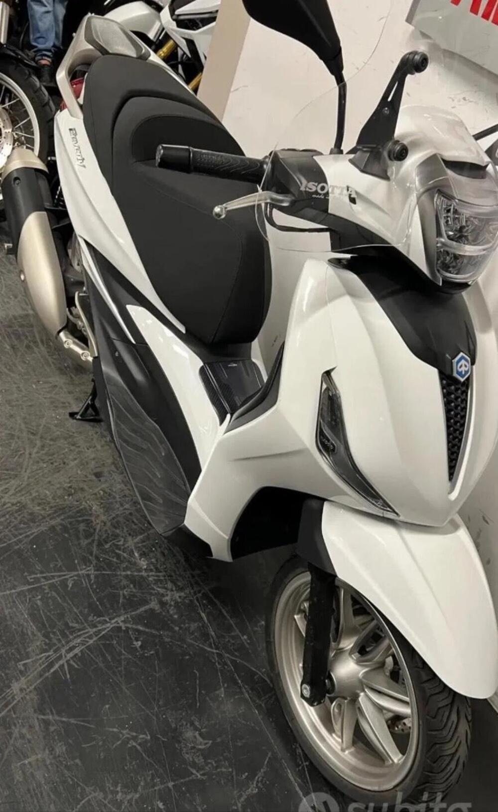 Piaggio Beverly 300 S ABS-ASR (2021 - 25) (11)