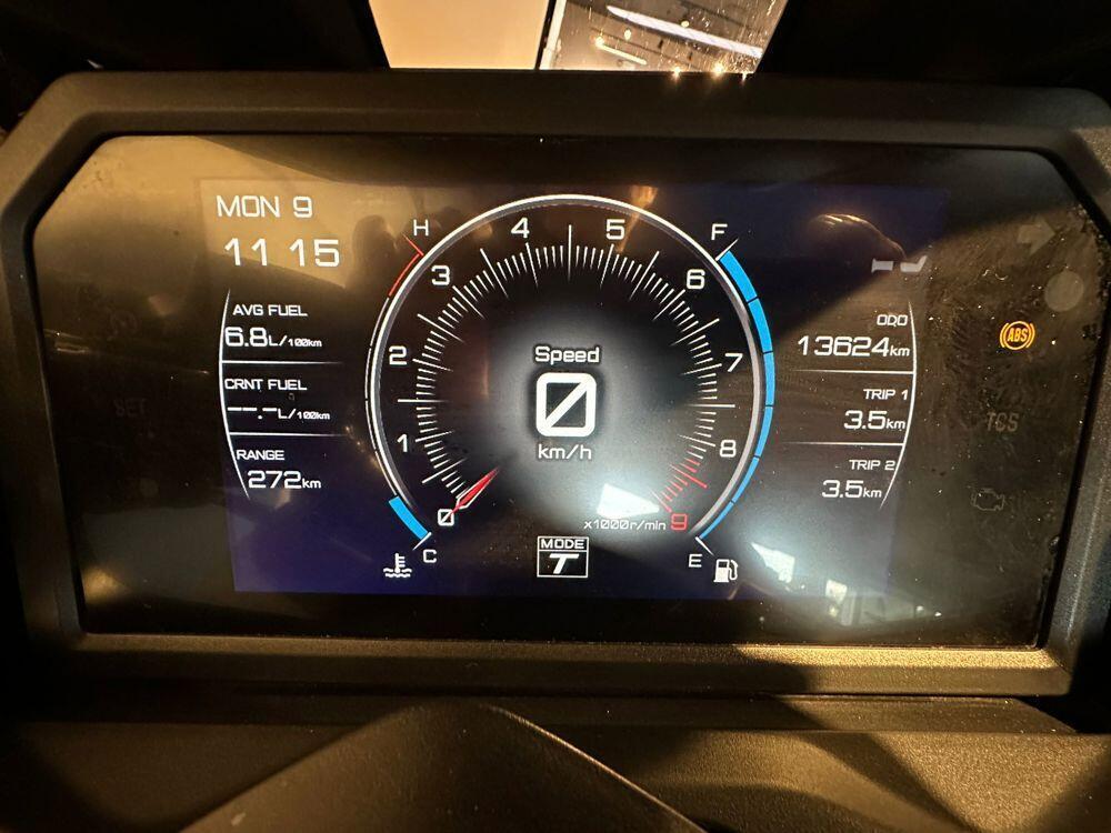 Yamaha T-Max 560 Tech Max (2022 - 24) (4)