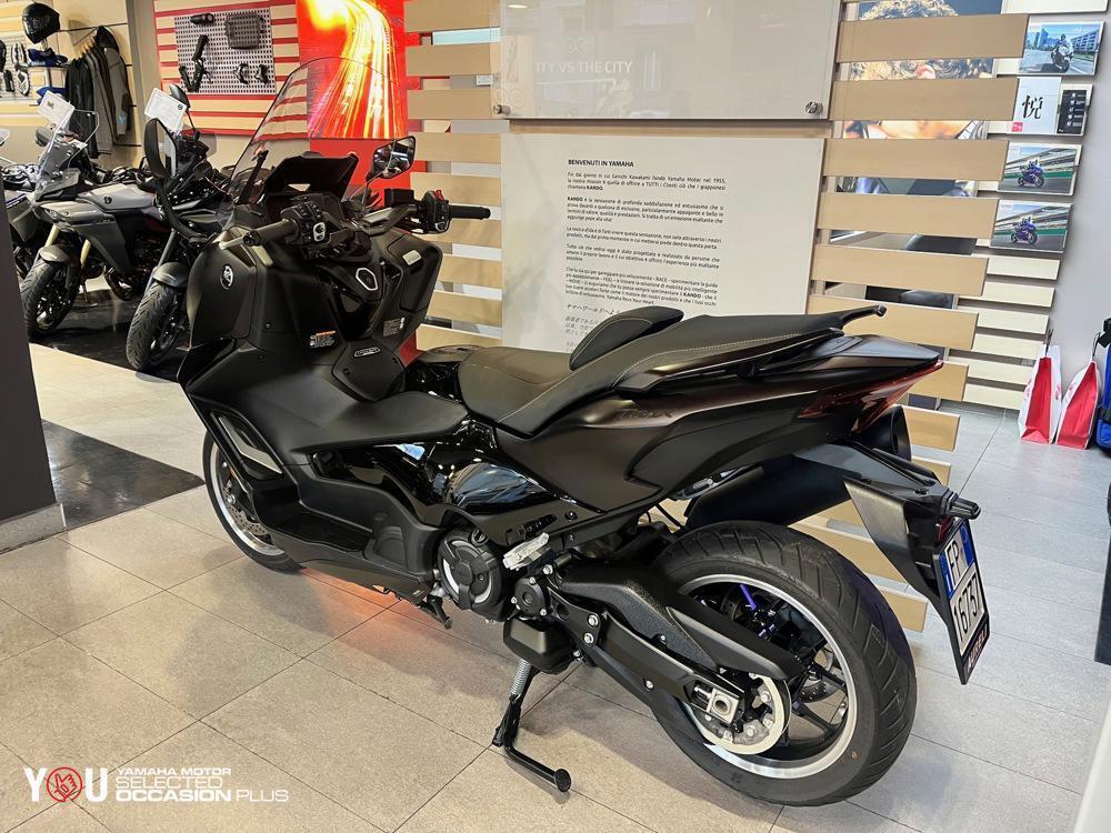 Yamaha T-Max 560 Tech Max (2025 - 26) (2)