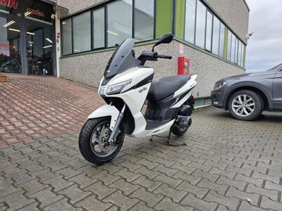 Aprilia SXR 50 (2021 - 26) usata