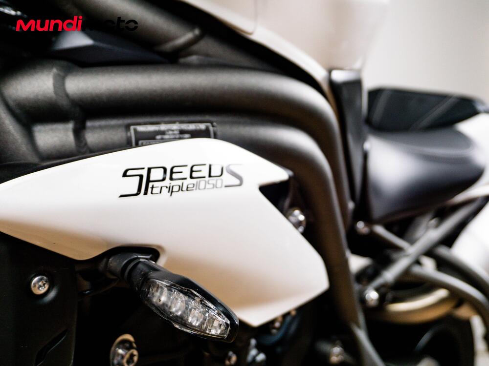 Triumph Speed Triple 1050 S ABS (2016 - 17) (14)