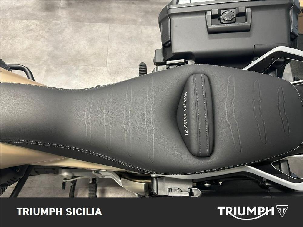 Moto Guzzi V85 TT Travel (2024 - 26) (18)