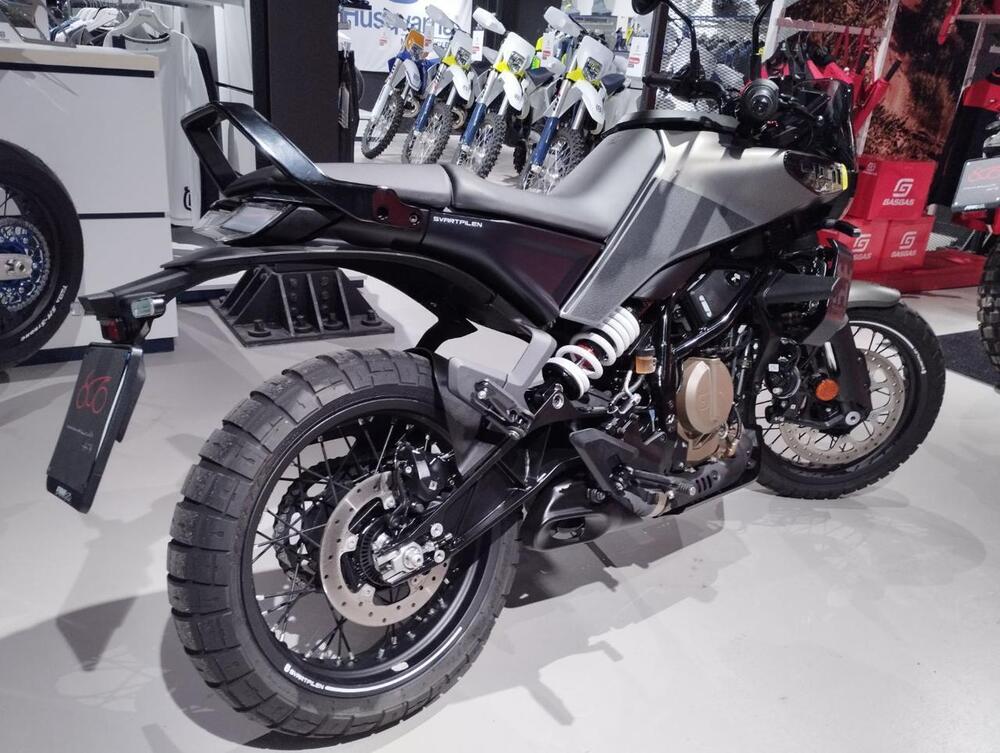 Husqvarna Svartpilen 401 (2024 - 26) (4)