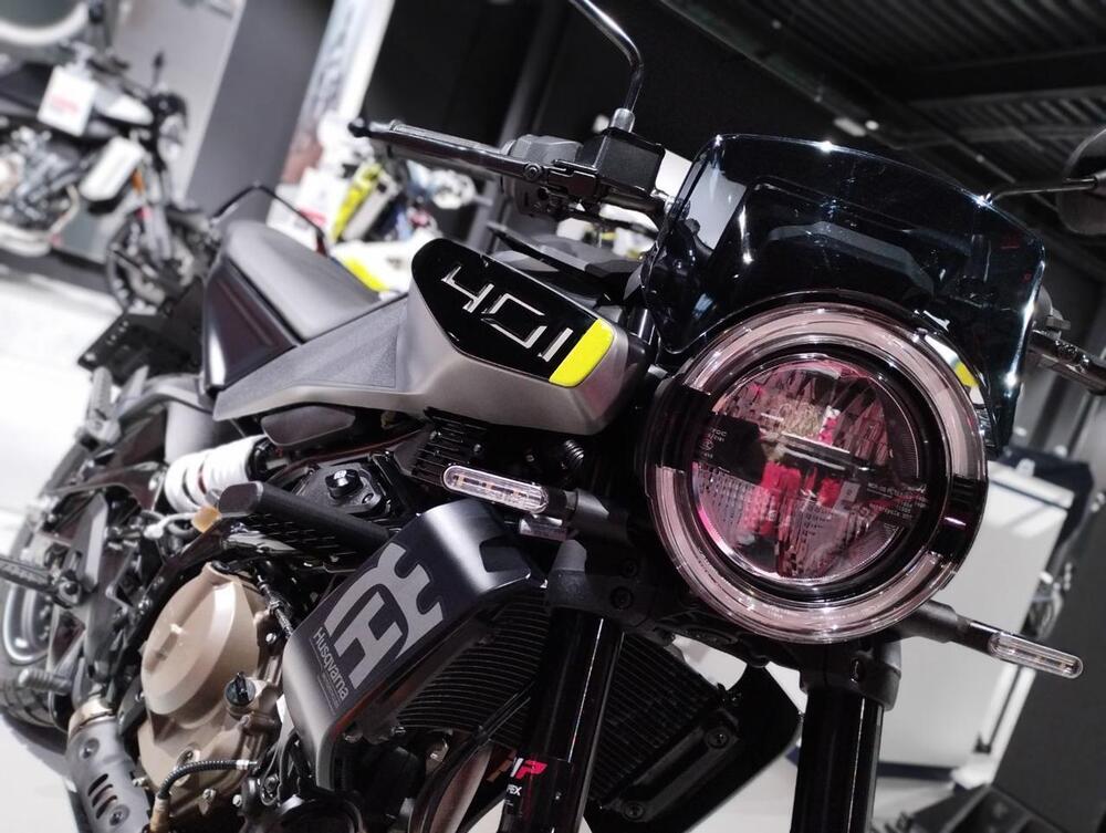 Husqvarna Svartpilen 401 (2024 - 26) (3)