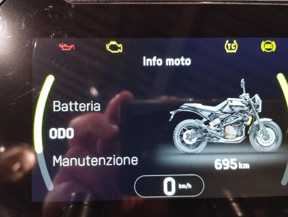 Husqvarna Svartpilen 401 (2024 - 26) (6)