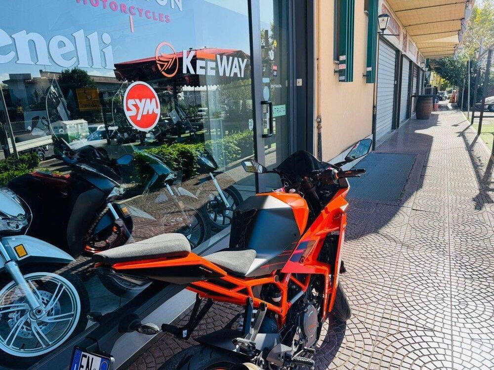 KTM RC 390 (2022 - 26) (2)