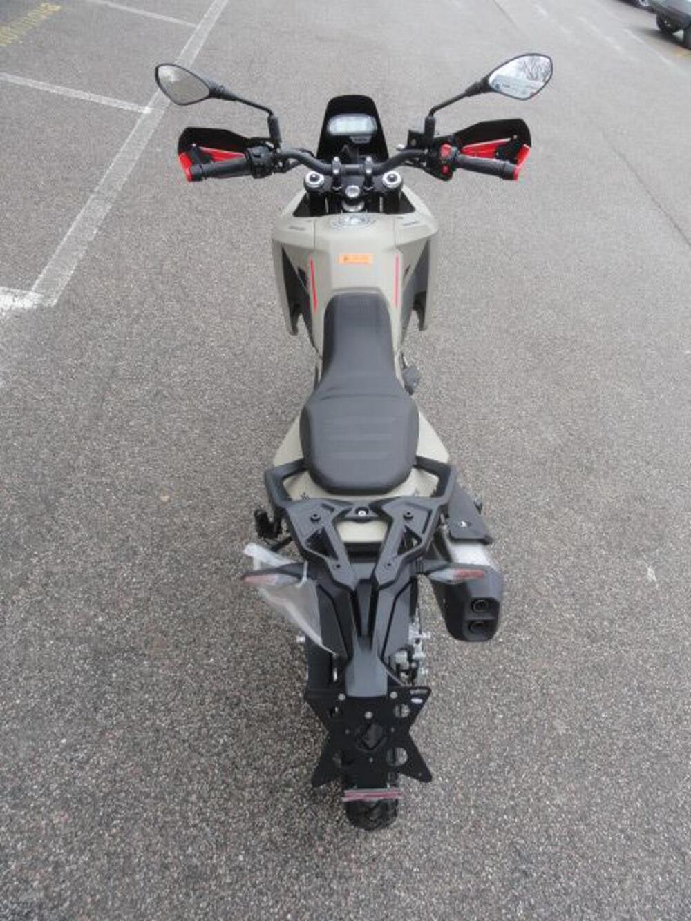 Benelli BKX 125 (2026) (7)